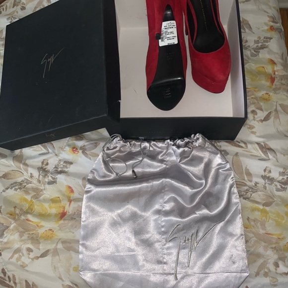 Giuseppe Zanotti pumps rare. 8!8.5! NEW NEVER WORN - Picture 4 of 6